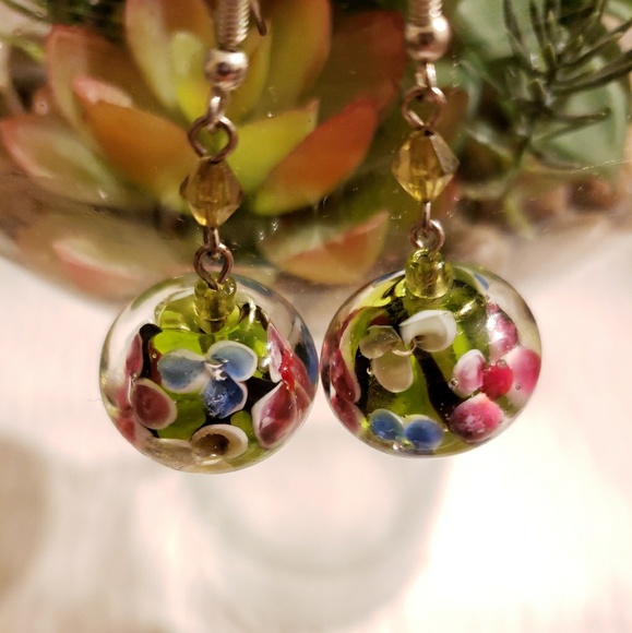 Earings - Picture 3 of 6